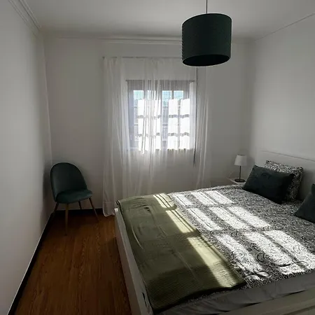 Refugio Da Nazare Local Veloso