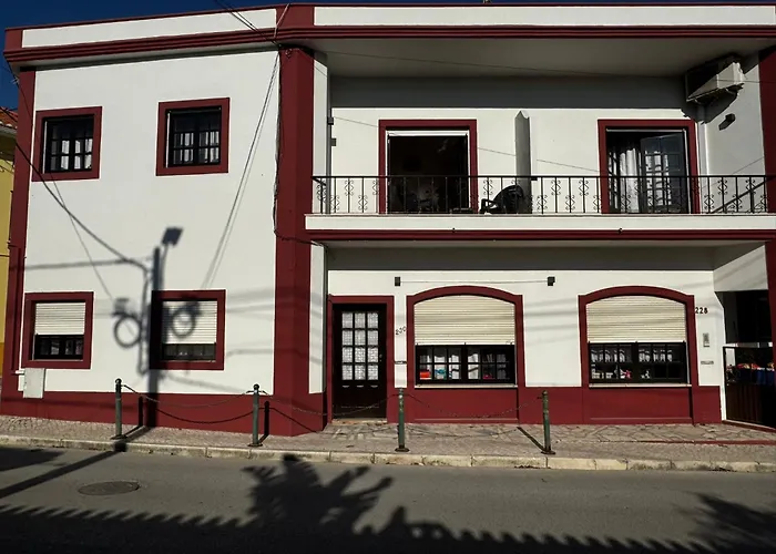 Refúgio Da Nazaré Local Veloso * Valado de Frades