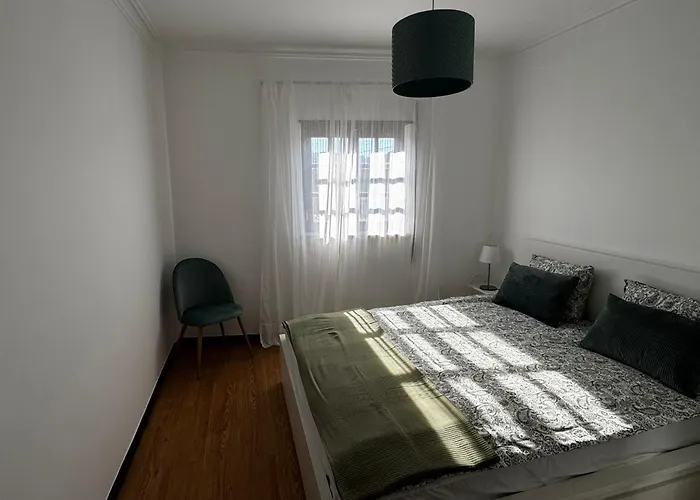 Refúgio Da Nazaré Local Veloso